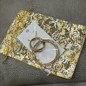 Gold-Tone Hoop Necklace 🌿🆕🌿